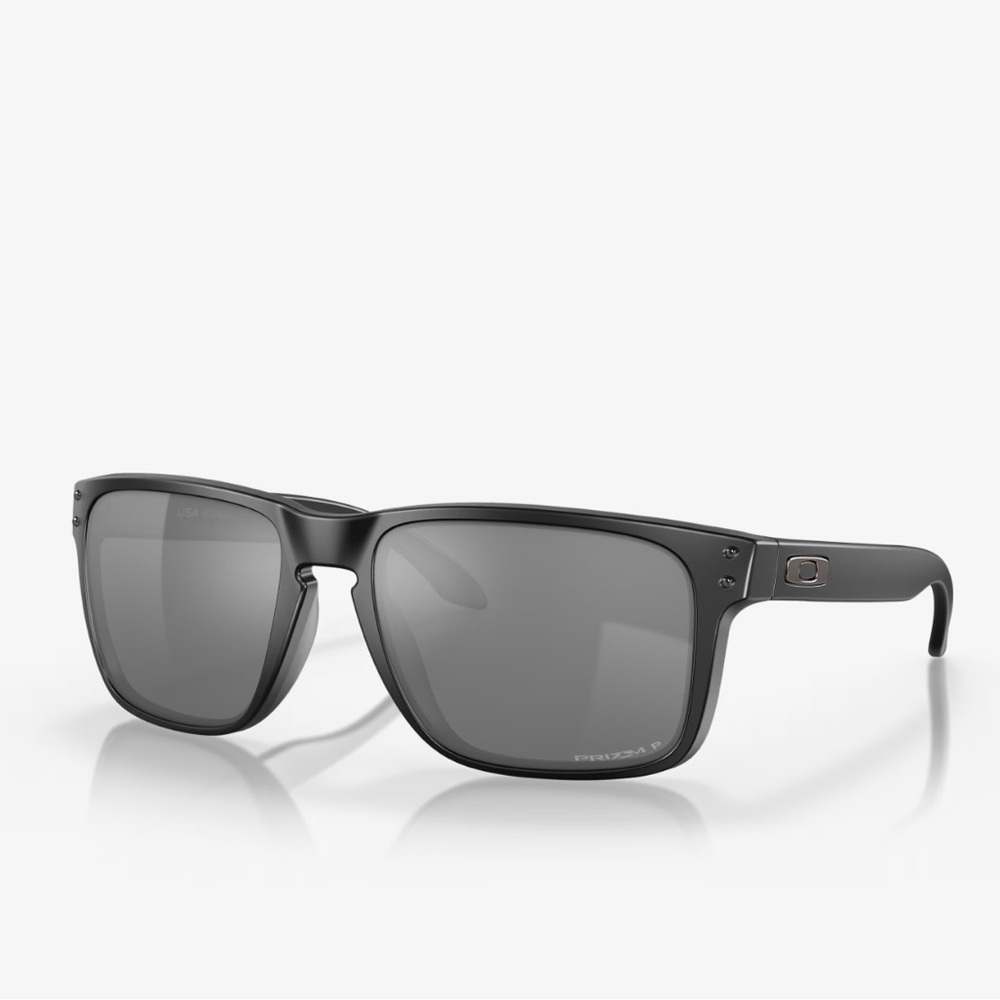 Oakley Holbrook